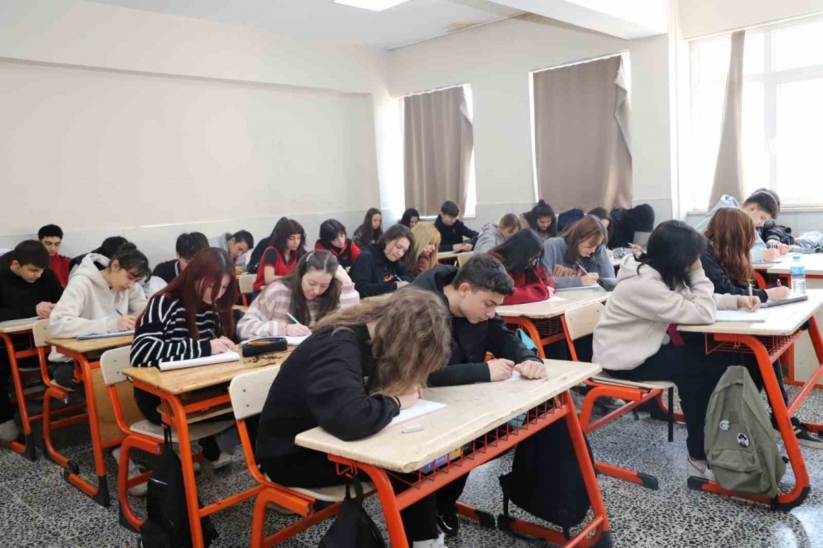 Bursa-Van Arası Mektup Kardeşliği 3.yılında