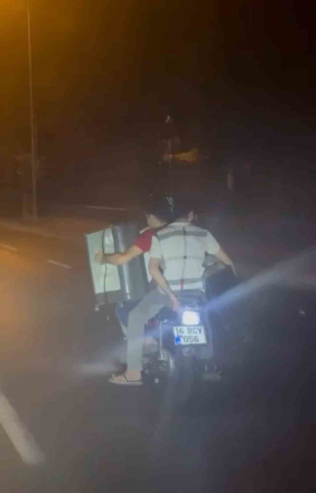 Bursada 3 Kişi Motosikletle Yolculuk Yapıp Yük Taşıdı