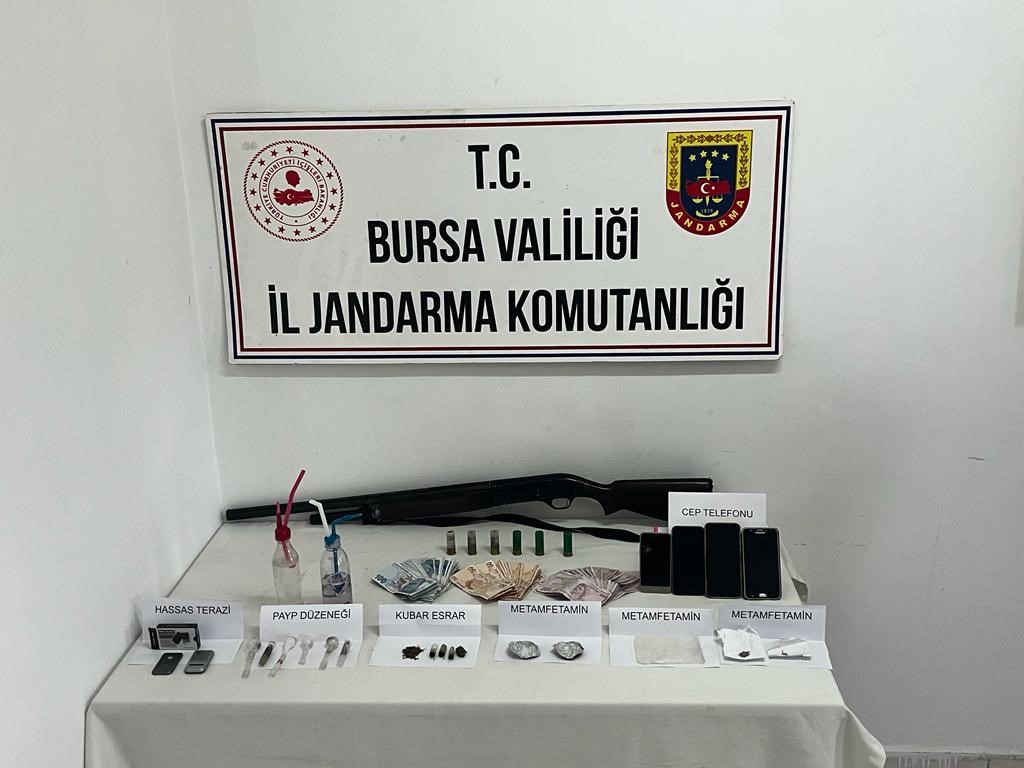Bursada 34 Suç Kaydı Olan Uyuşturucu Taciri Kıskıvrak Yakalandı