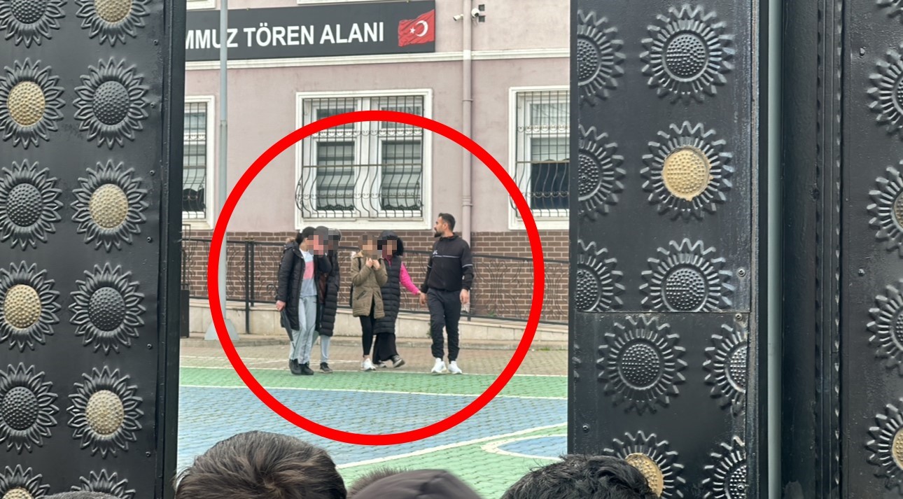 Bursada 4 Öğrenci Kapanan Okulda Mahsur Kaldı, Seslerini Böyle Duyurdular