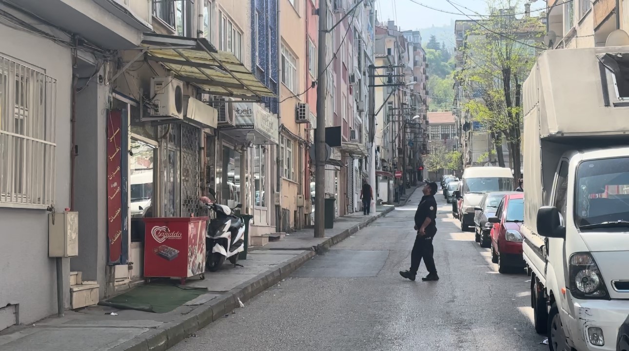 Bursada 7 Yaşındaki Çocuk 5İnci Kattan Düştü
