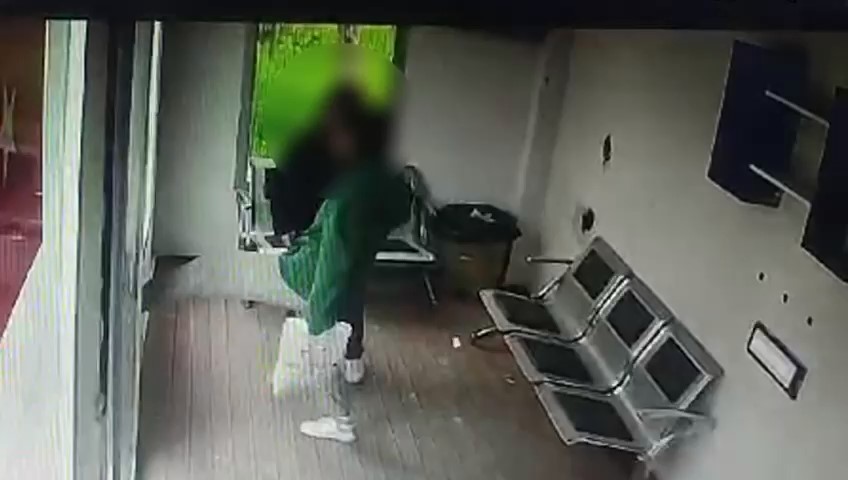 Bursada Akıllı Duraklara Saldıran Şüphelilerin Görüntüleri Ortaya Çıktı