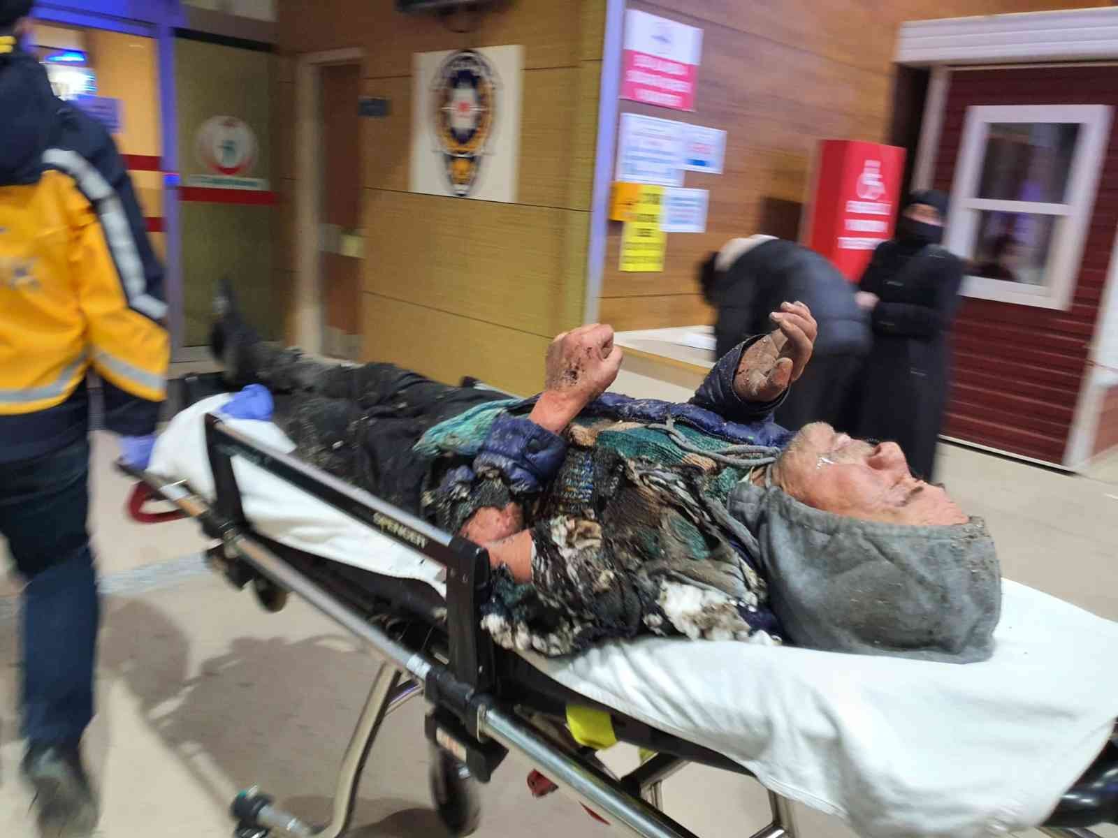Bursada Alkollü Adam Isınmak İçin Yaktığı Ateşe Düştü