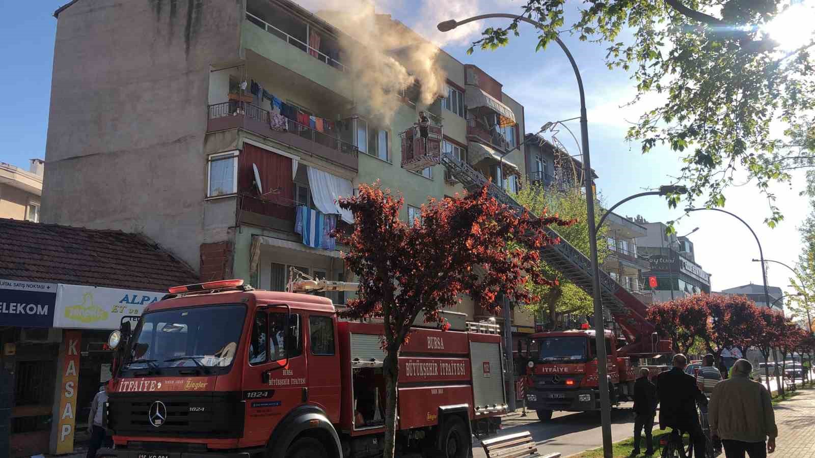 Bursada Bir Apartman Dairesinde Yangın