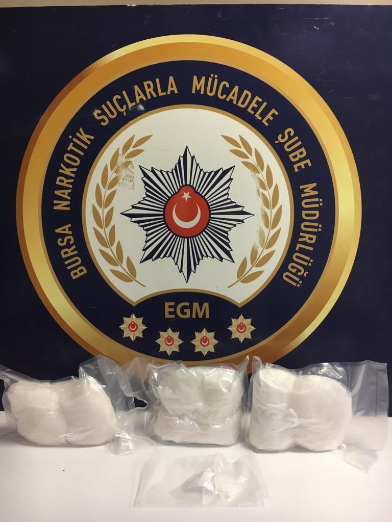 Bursada Bir Otomobilde 3 Kilo Metanetinin Ele Geçirildi