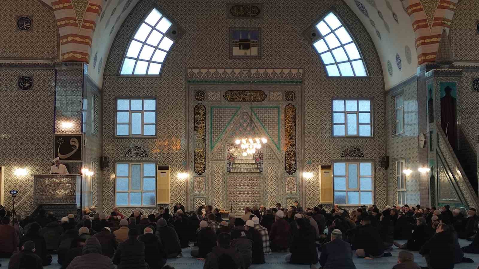 Bursada Camilerde Şehitler İçin Dua Edildi