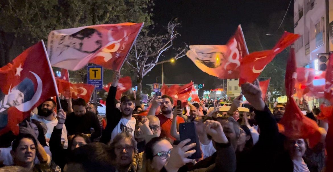 Bursada Chpliler Kutlamalara Başladı