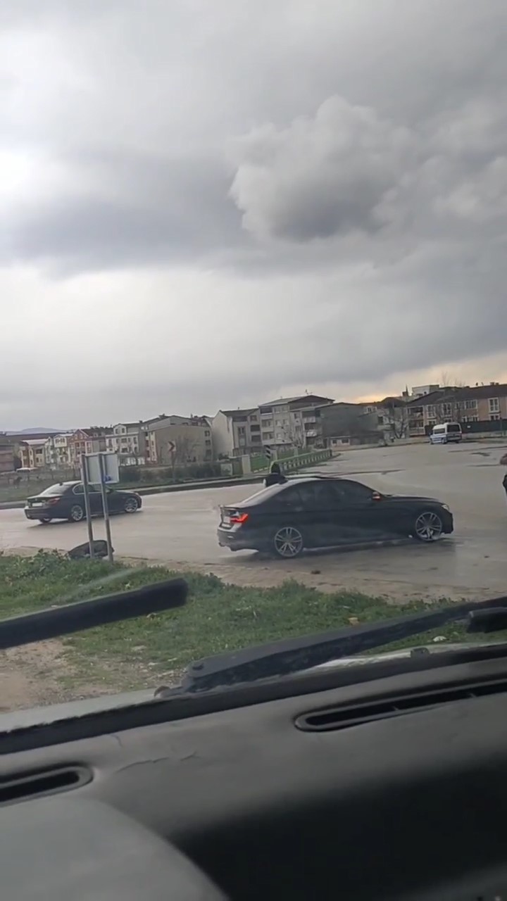 Bursada Drift Atan Araç Kamerada