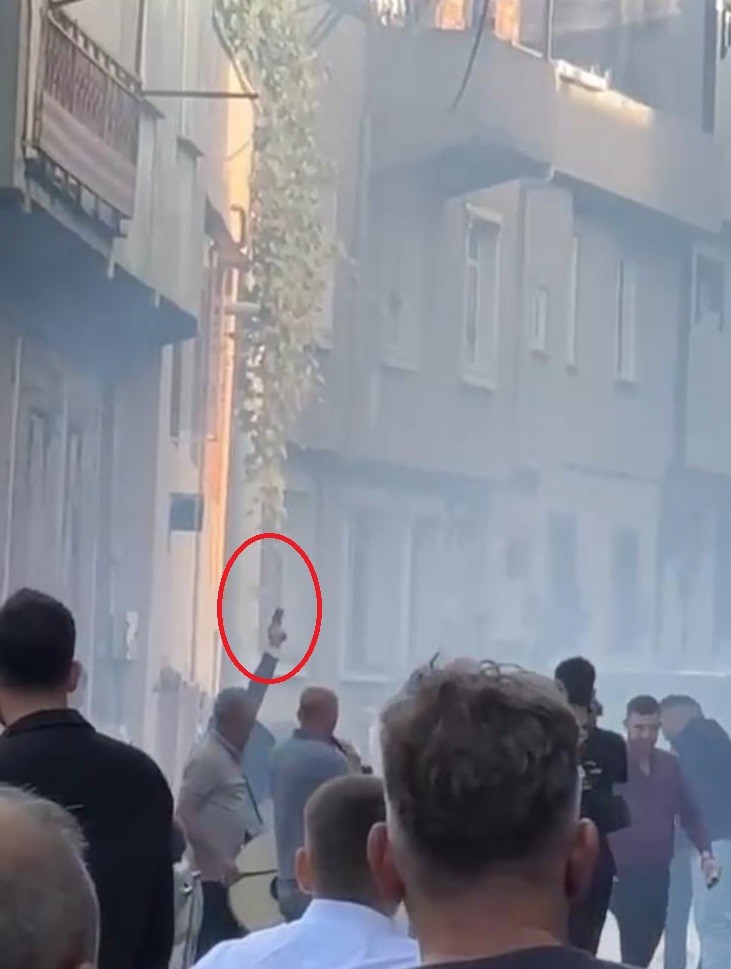Bursada Düğün Eğlencesinde Silahlar Konuştu