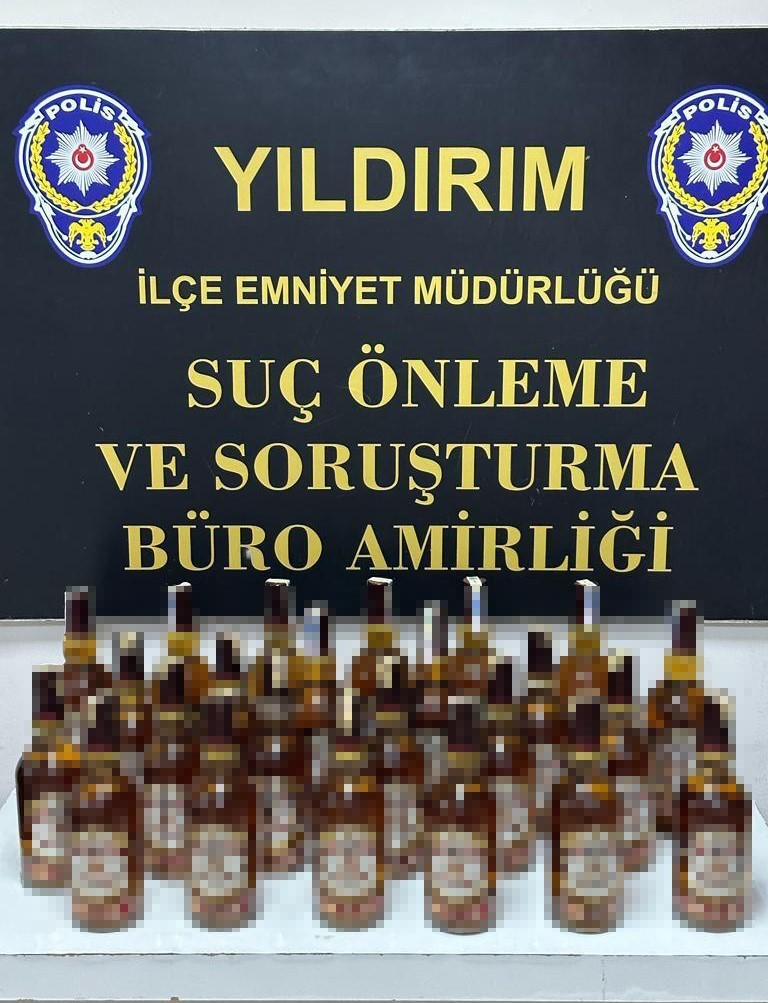 Bursada Durdurulan Otomobilde Kaçak İçki Ele Geçirildi
