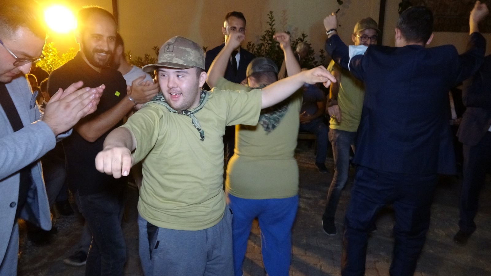 Bursada Engelli Gençler İçin Unutulmayacak Asker Eğlencesi...
