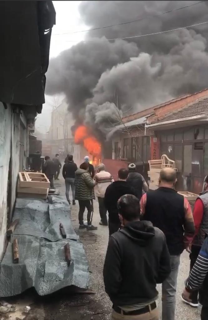 Bursada Ev Yangını Korkuttu