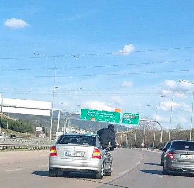 Bursa'da Fotoğraf Çekmek İçin Canını Tehlikeye Attı
