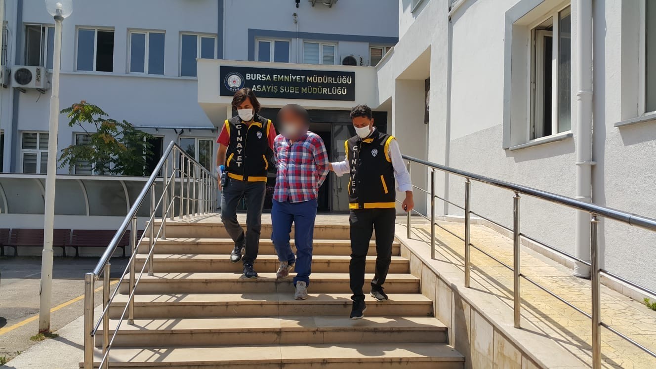 Bursada Hemşire Olan Öz Ablasını Bıçaklayan Sanığa 12 Yıl Hapis Cezası