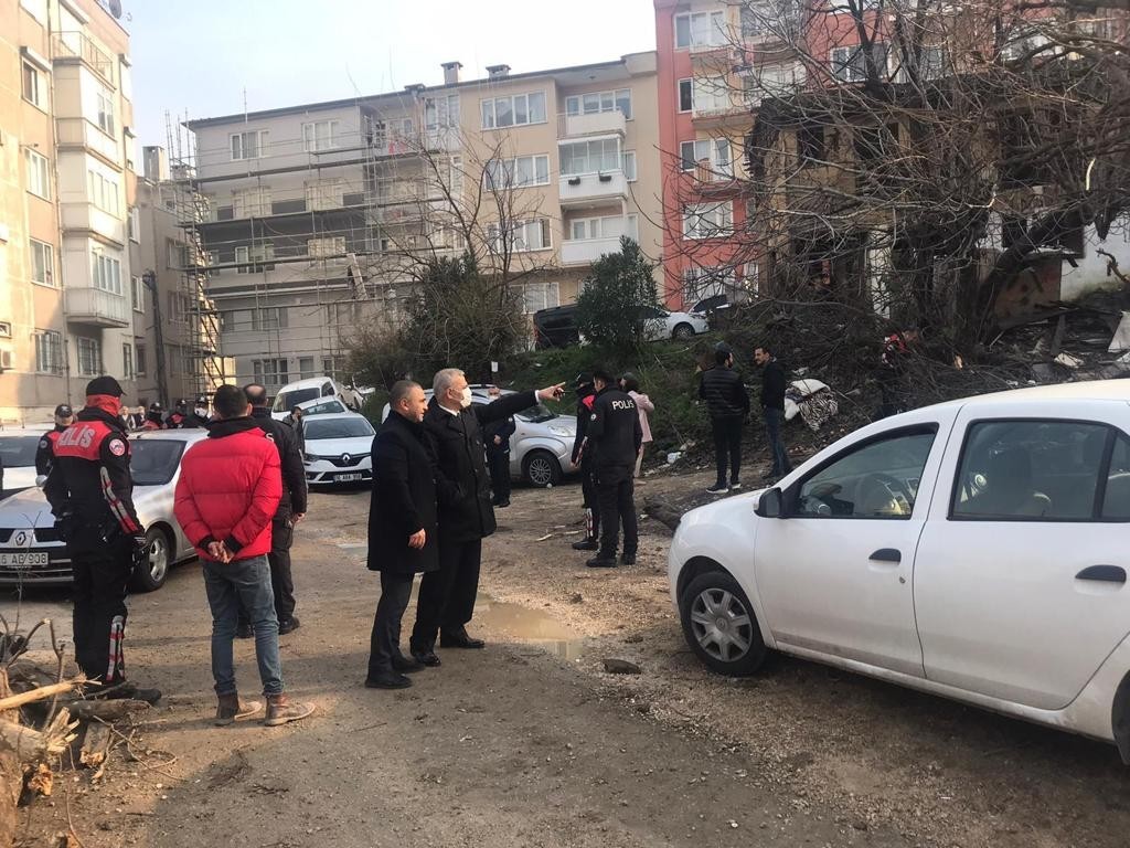 Bursa'da Hırsızların Meskeni Olan Mahalle Polis Ablukası Altına Alındı
