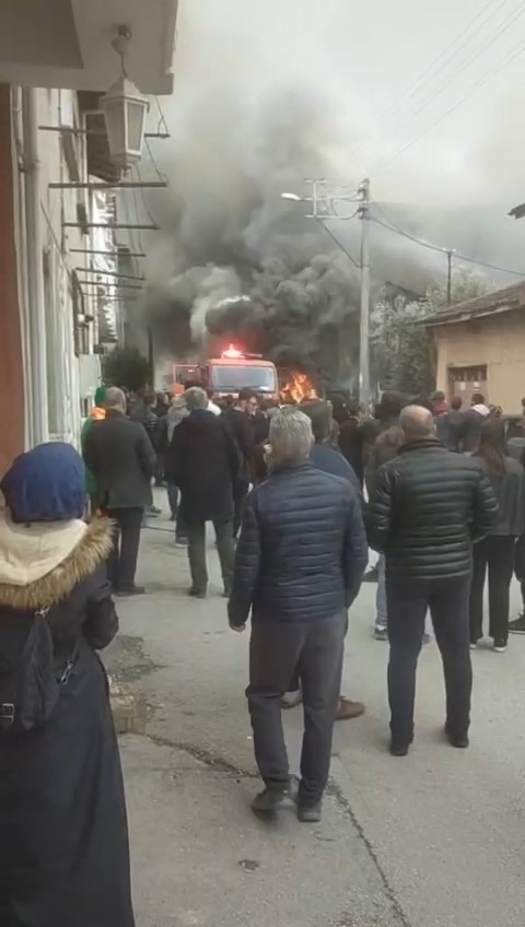 Bursada Hurdacıda Korkutan Yangın