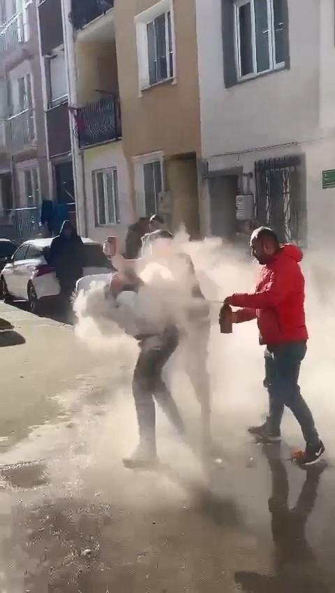 Bursada İlginç Gelenek...damada Yapmadıklarını Bırakmadılar