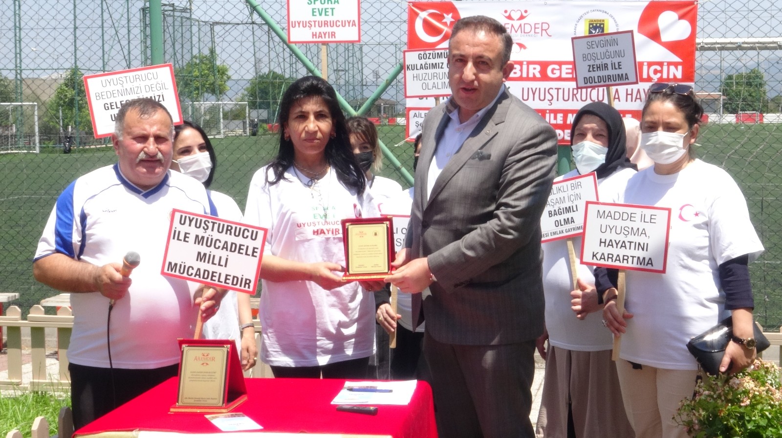 Bursada Kadınlar Madde Bağımlılığına Dikkat Çekmek İçin Sahaya Çıktı