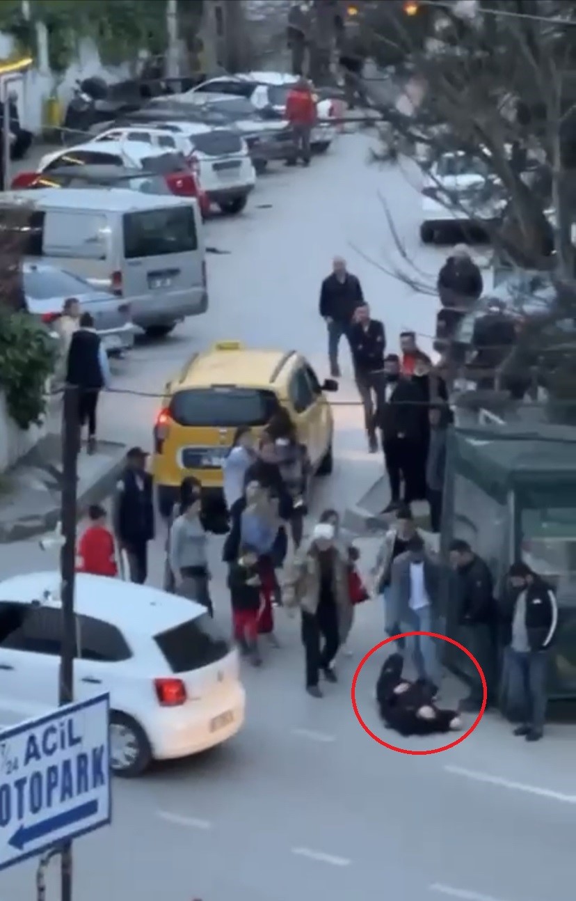 Bursa'da Kadınların Yan Bakma Kavgası