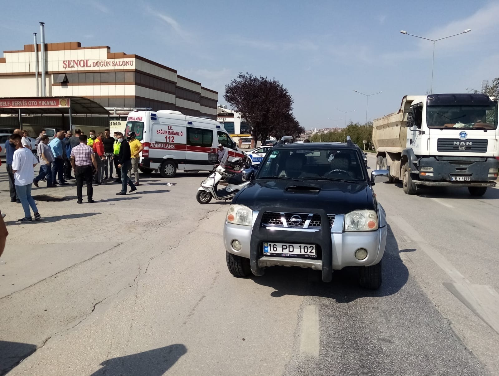 Bursa'da Kamyonetle Motosiklet Çarpıştı