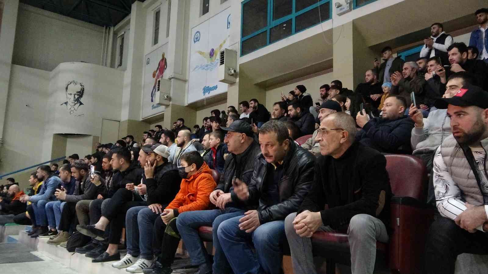 Bursada Karma Dövüş Sanatları Organizasyonu Gerçekleştirildi