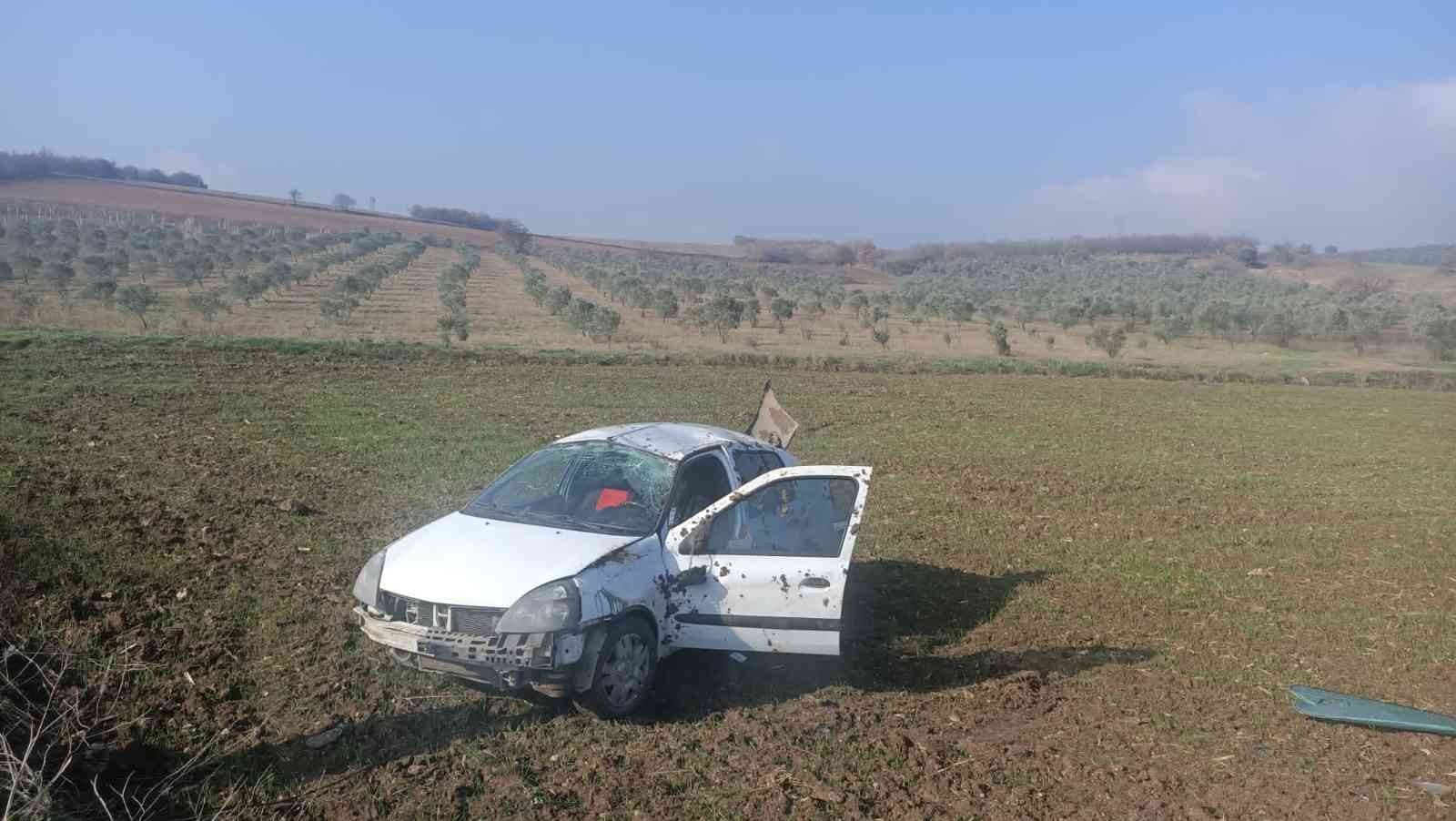 Bursada Kontrolden Çıkan Otomobil Tarlaya Uçtu: 3 Yaralı