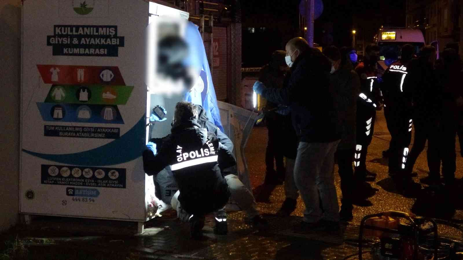 Bursada Kullanılmış Giysi Ve Ayakkabı Kutusunun Kapağına Sıkışarak Feci Şekilde Hayatını Kaybetti