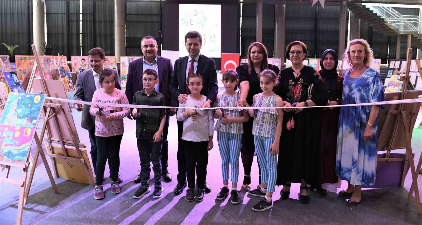 Bursada Minik Ressamlar Yaptıkları Resimlerle Hayran Bıraktı