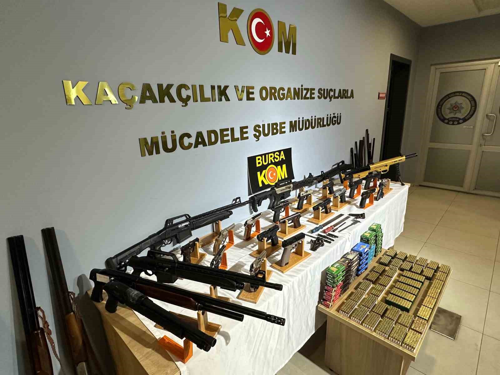 Bursada Nefes Kesen Tefeci Ve Ruhsatsız Silah Operasyonu: 34 Gözaltı