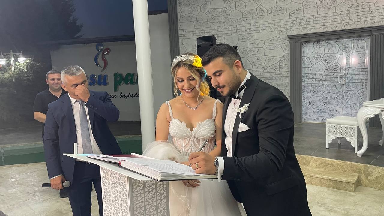 Bursada Nikah Memuru Kendi Kızının Nikahını Kıydı