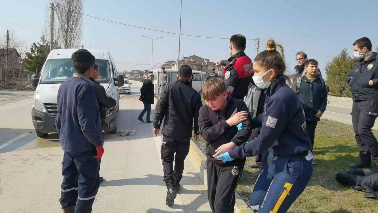 Bursada Öğrenci Servisi İle Minibüs Çarpıştı: 4 Yaralı