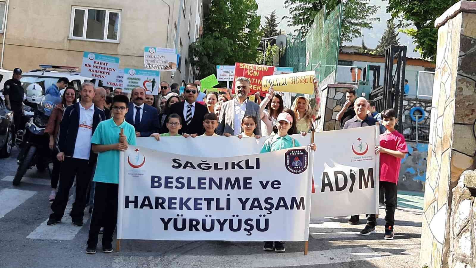 Bursada Öğrencilerden “Sağlık İçin Hareket Et” Yürüyüşü
