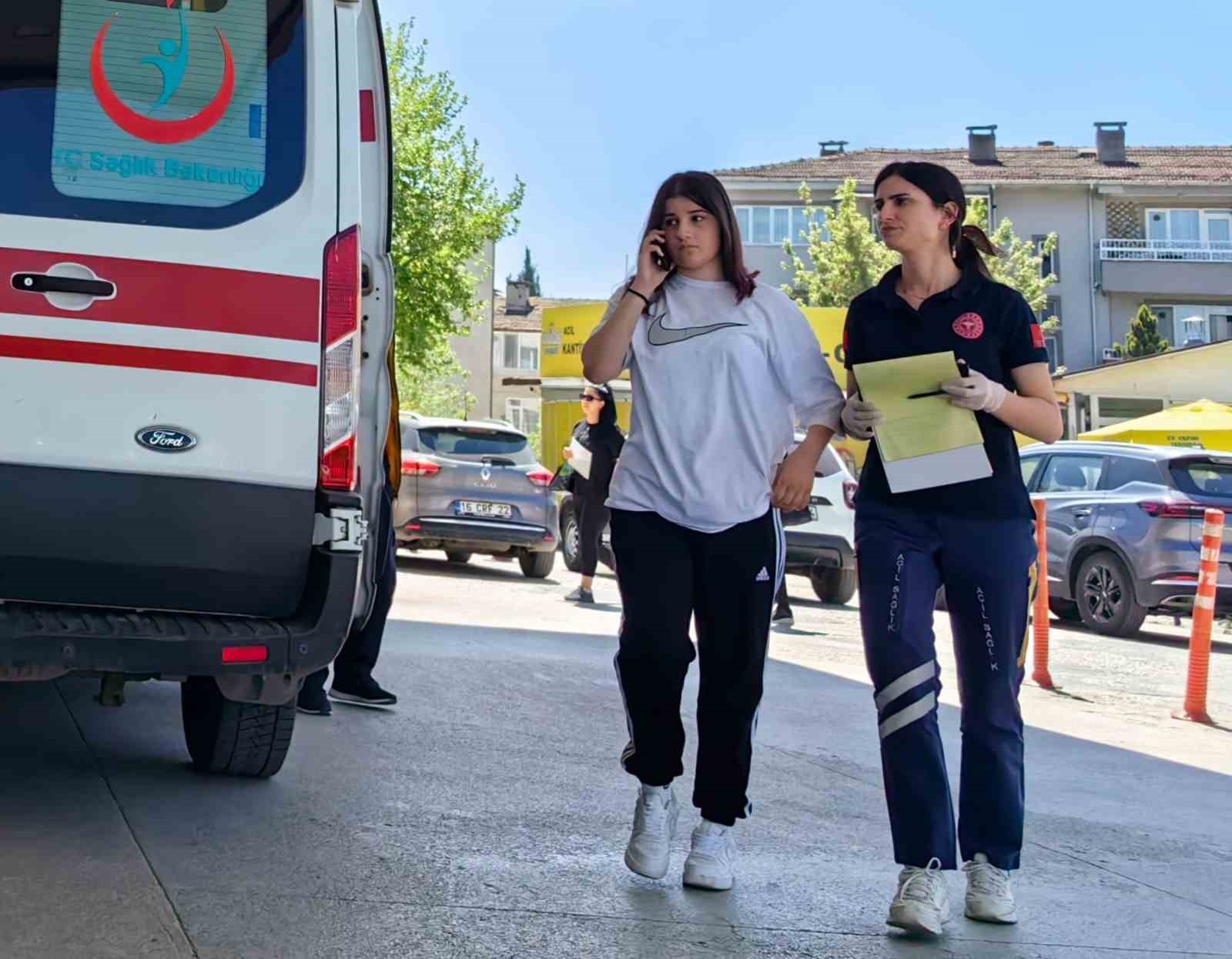 Bursada Otomobilin Çarptığı Bisikletli Kız Yaralandı