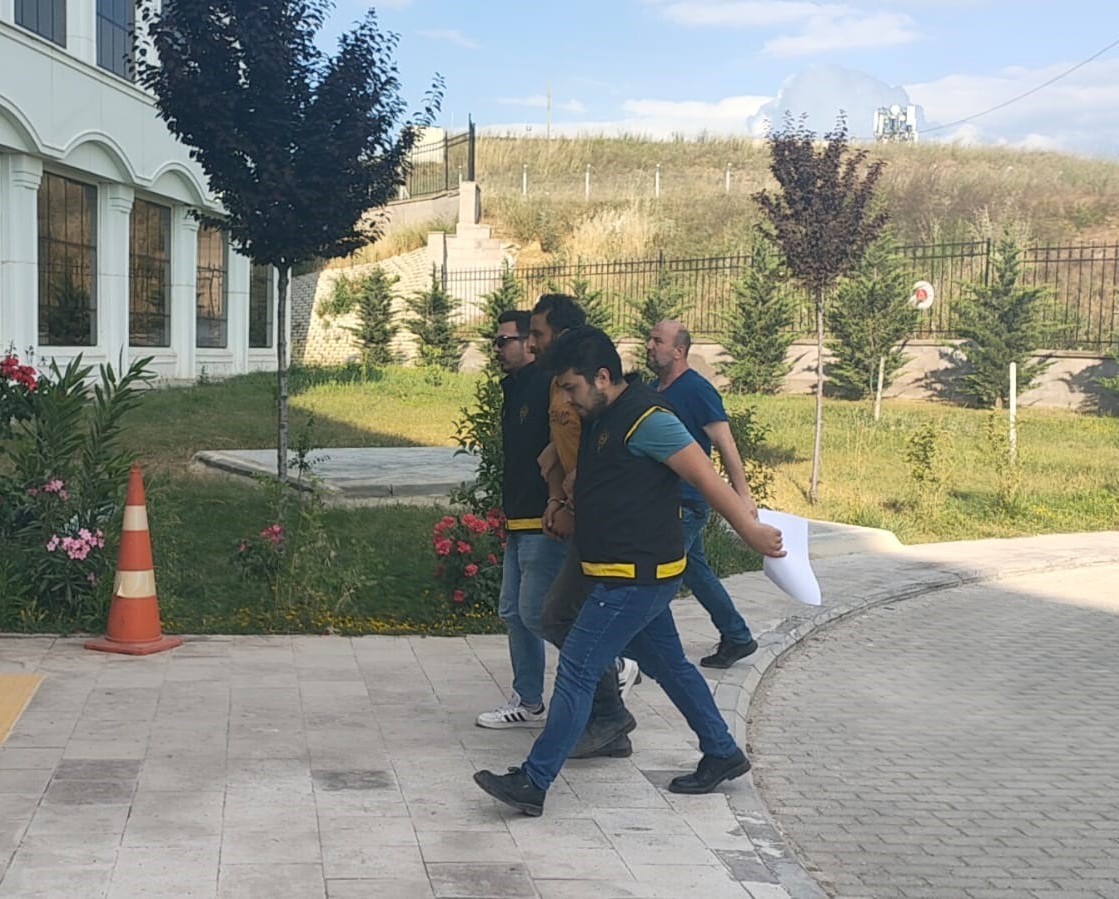 Bursada Otopark Kavgasında Komşusunu Öldüren Zanlı Tahliye Edildi