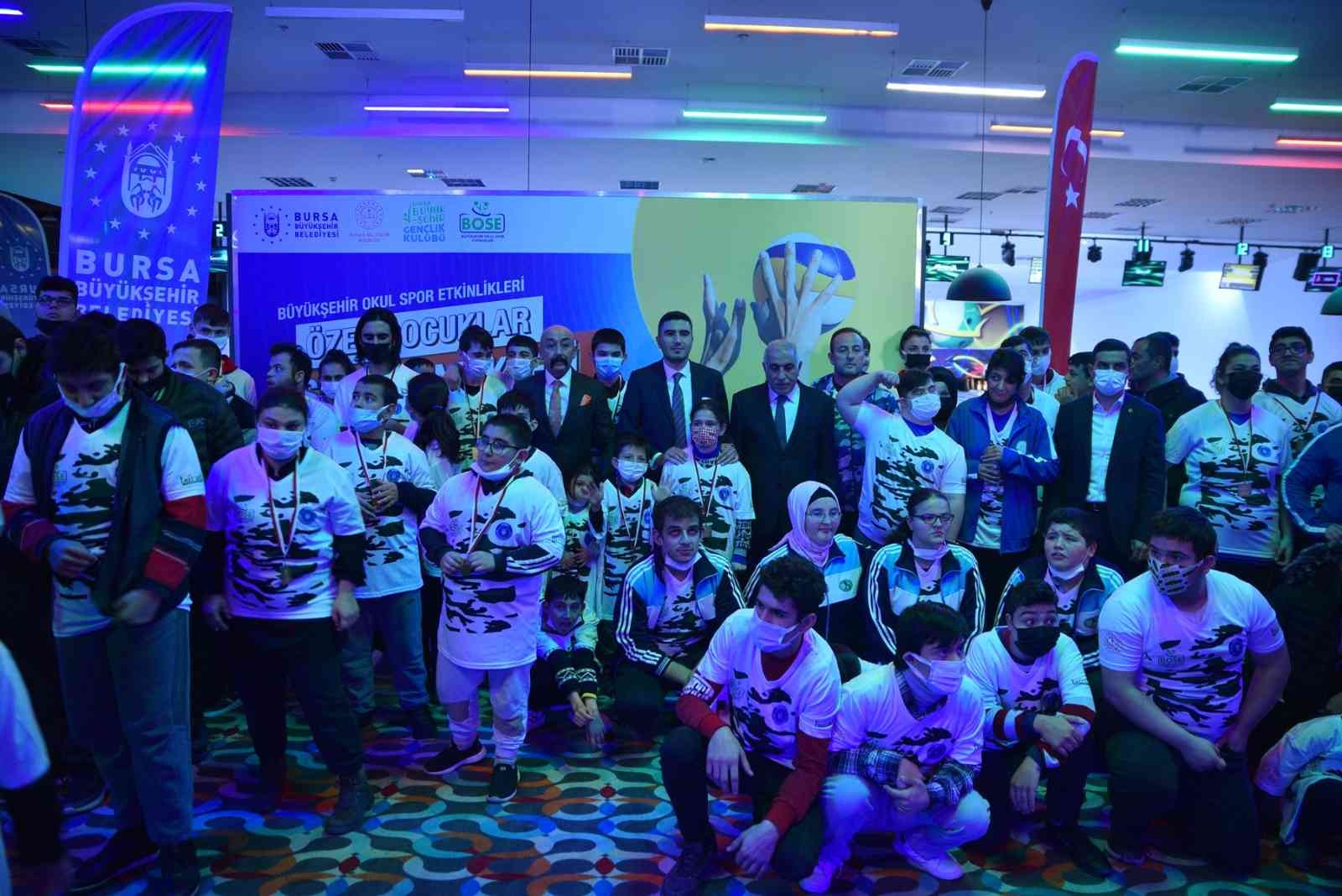 Bursada Özel Çocuklar Bowlingle Eğlendi