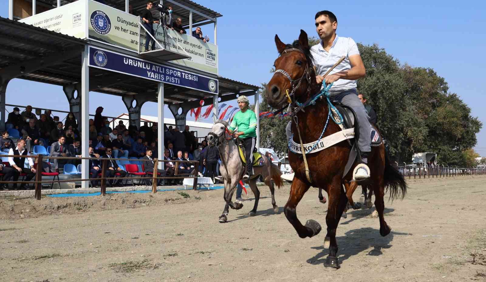 Bursada Rahvan Atlar Cumhuriyet İçin Koştu