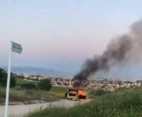Bursa'da Sahibinin Gözü Önünde Aracı Alev Alev Yandı