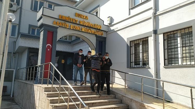 Bursada Sevgilisini Sokak Ortasında Darp Eden Kişi Serbest Bırakıldı