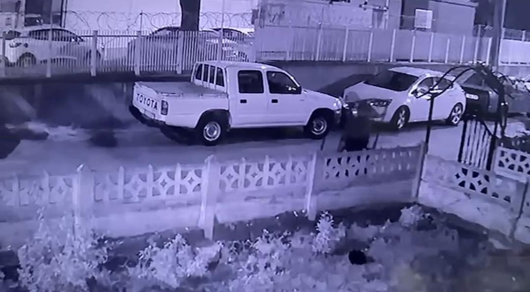 Bursa'da Soğukkanlı Hırsız Bahçe Kapısını Çaldı