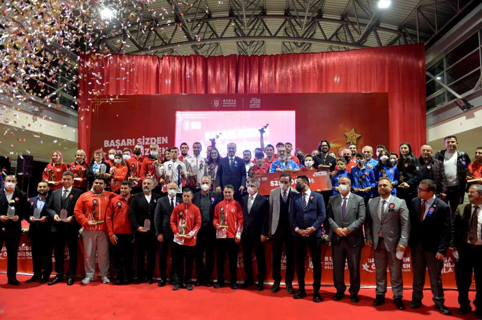 Bursa'da Sporun Yıldızlarına Ödül Yağmuru