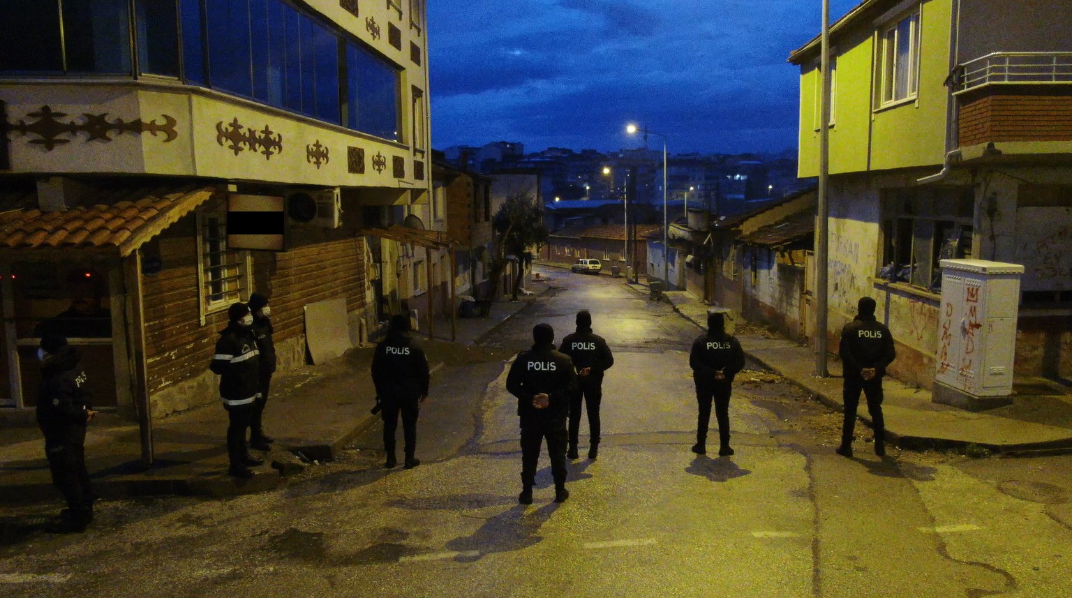 Bursa'da Suç Örgütüne Şafak Baskını