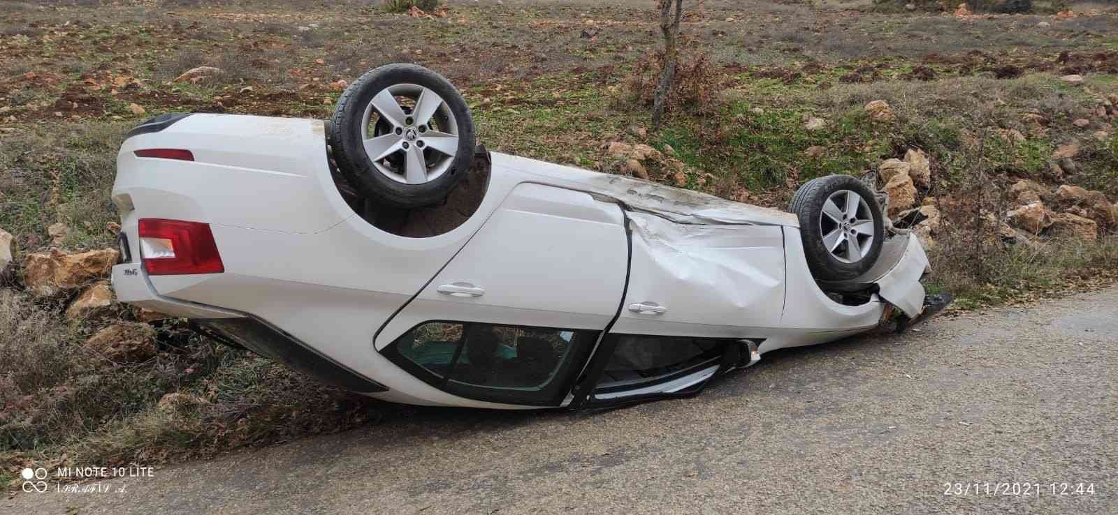 Bursada Takla Atan Otomobildeki İki Kişi Yaralandı