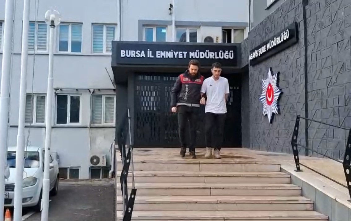 Bursada Teknolojiden Uzak Hırsız Yakayı Ele Verdi..