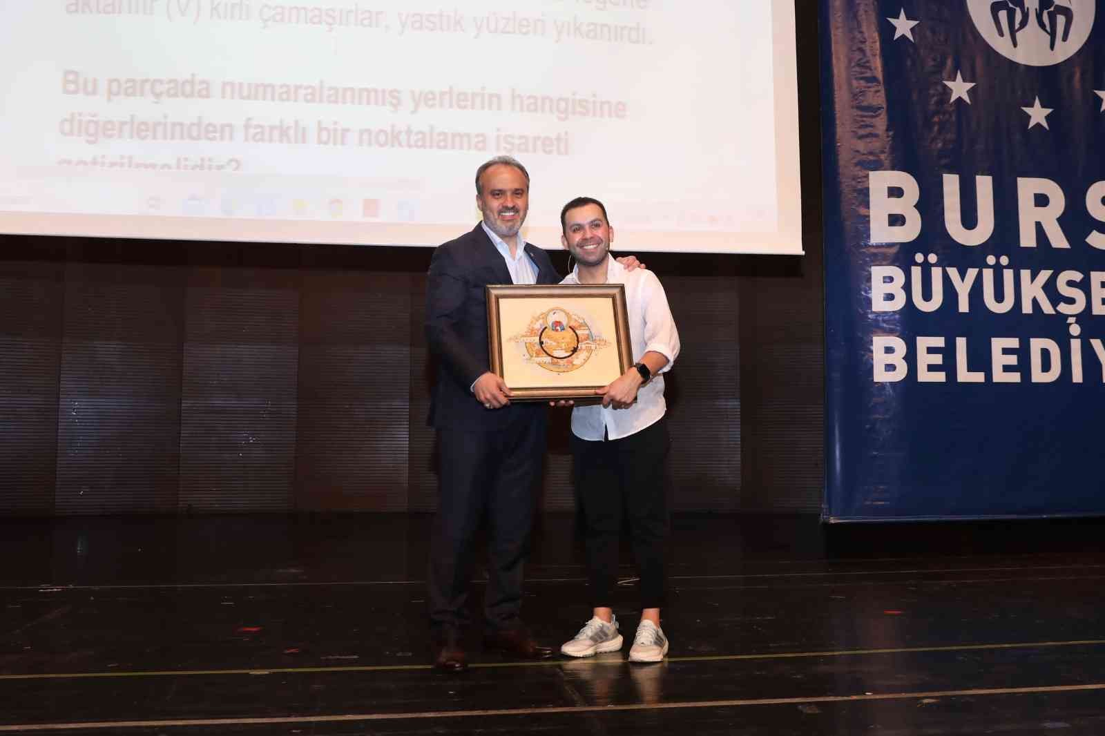 Bursada Üniversite Yolunda Gençlere Tam Destek