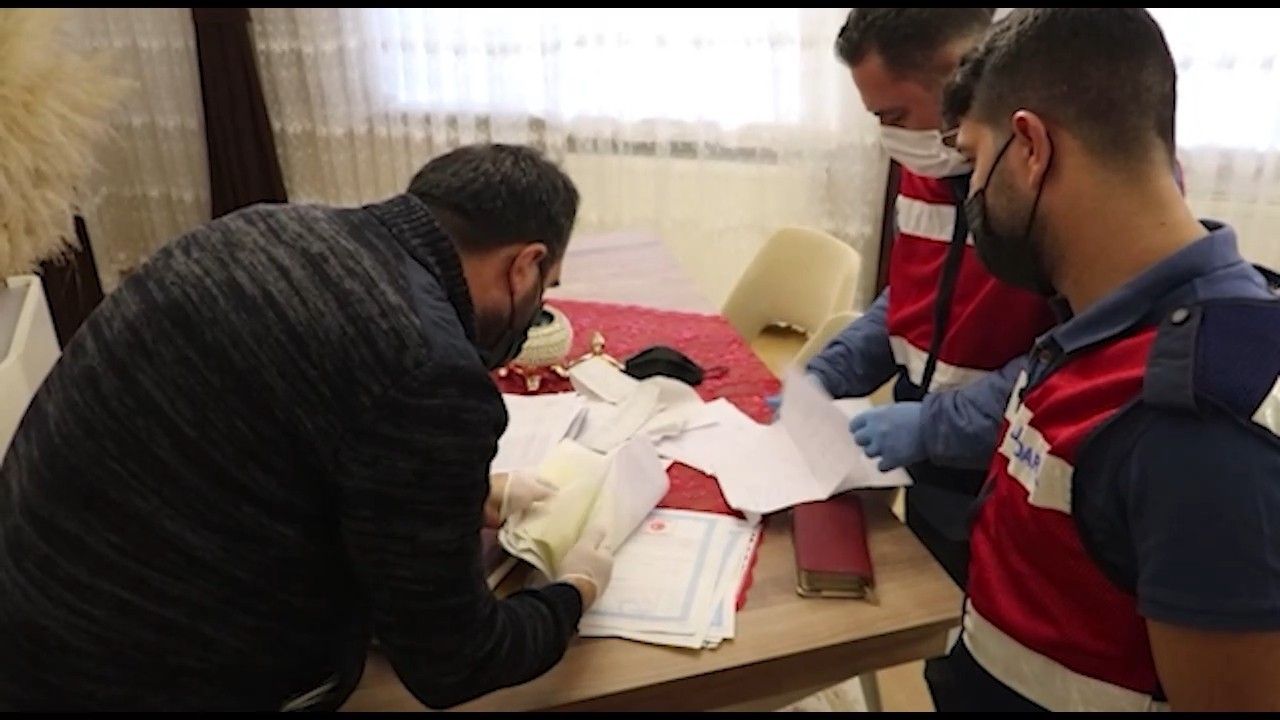 Bursa'da Vatandaşları 150 Milyon Dolandıran Suç Örgütü Çökertildi