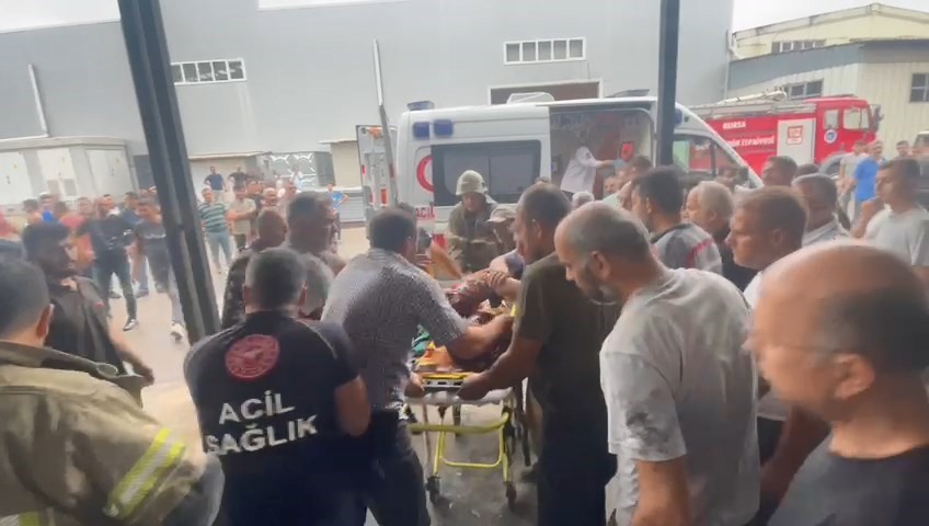 Bursada Yakıt Dolu Varil Bomba Gibi Patladı : 1 Ağır Yaralı