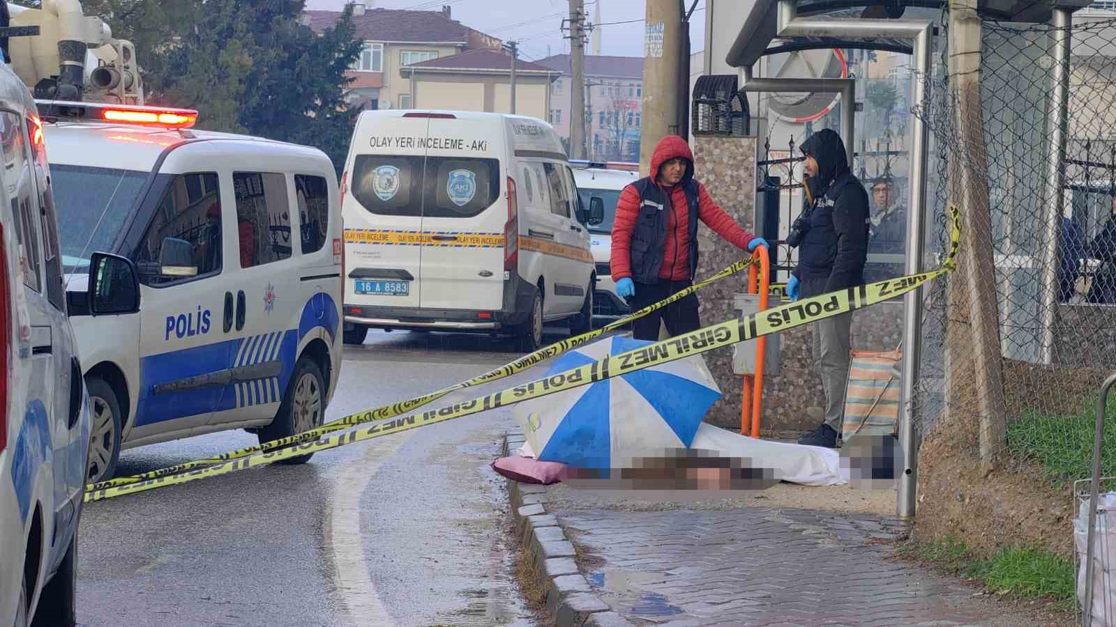 Bursada Yere Düşen Adam Hayatını Kaybetti