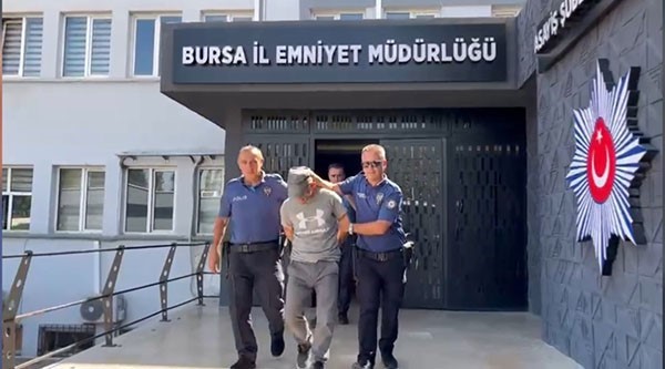 Bursada Yok Artık Dedirten Olay..19 Yılla Aranan Şüpheli Kıraathanede Okey Oynarken Yakalandı