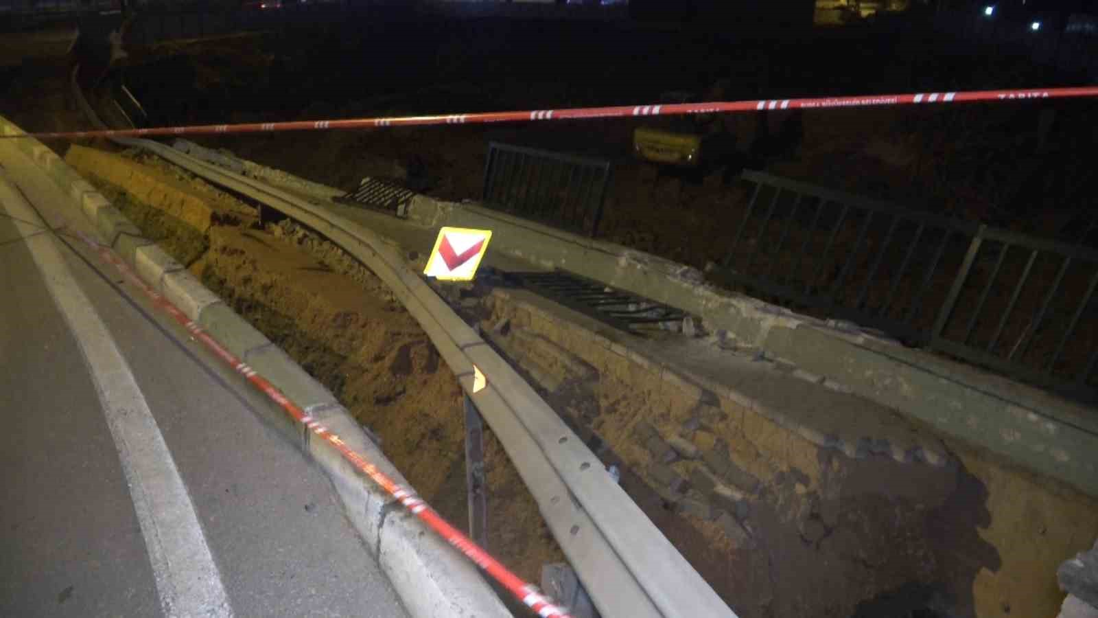 Bursada Yol Çöktü, Ulaşım Bir Süreliğine Trafiğe Kapatıldı