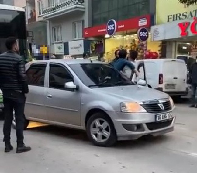 Bursa'da Yol Verme Kavgası
